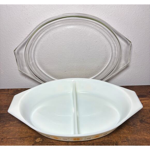 Vintage 60s Pyrex Town and Country Casserole Divided Dish 1.5 QT with Lid - Picture 8 of 12